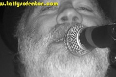 Host : Bob Dellaposta